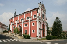 Kostel nejsvětější trojice a Thunská hrobka